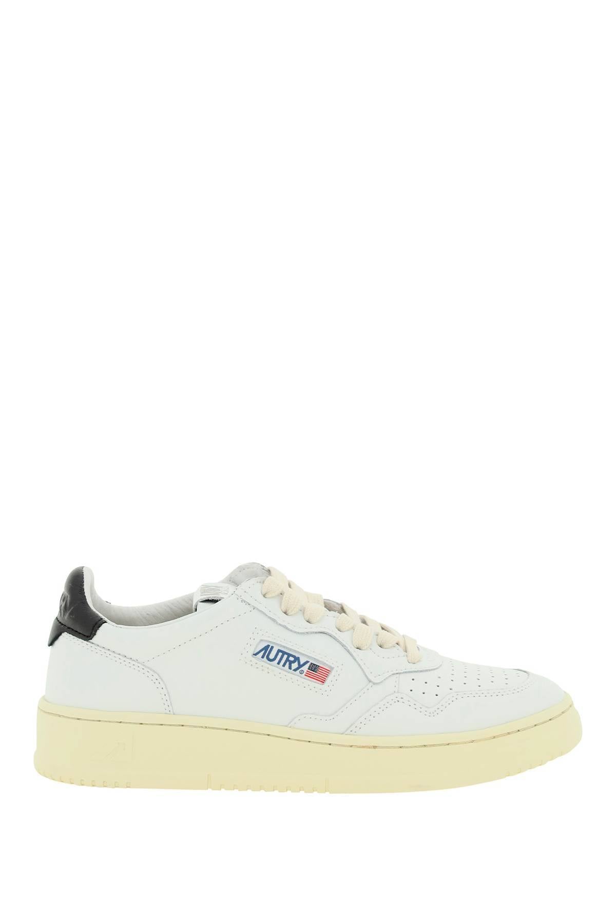 AUTRY leather medalist low sneakers