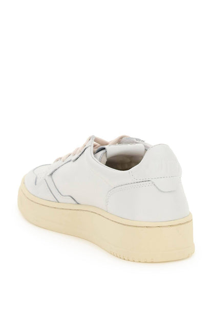 AUTRY leather medalist low sneakers