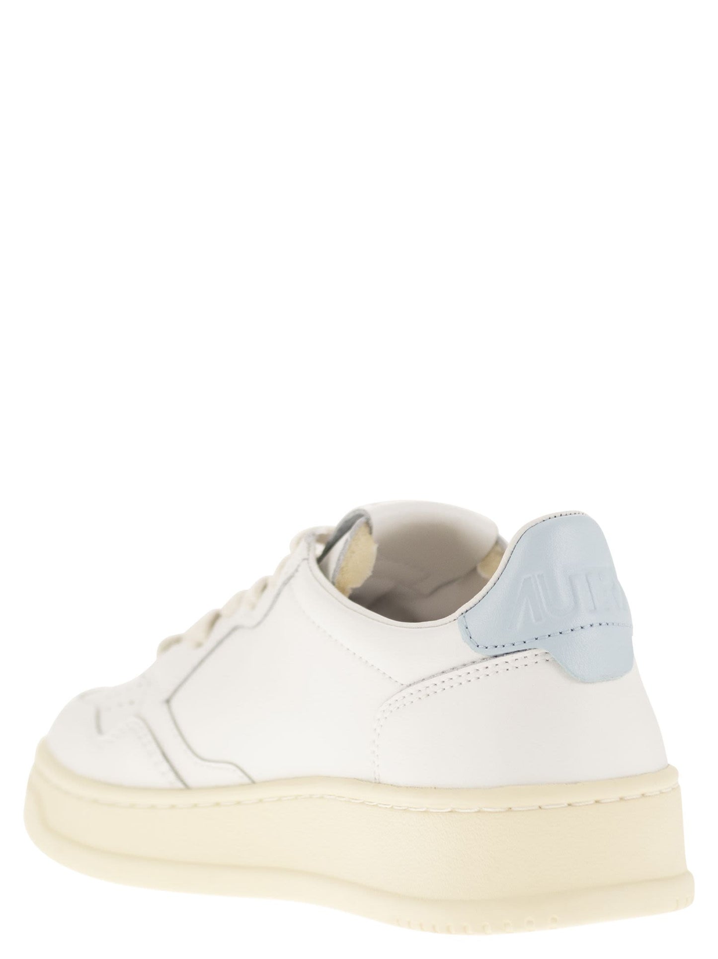 Autry Medalist Low Leather Sneakers